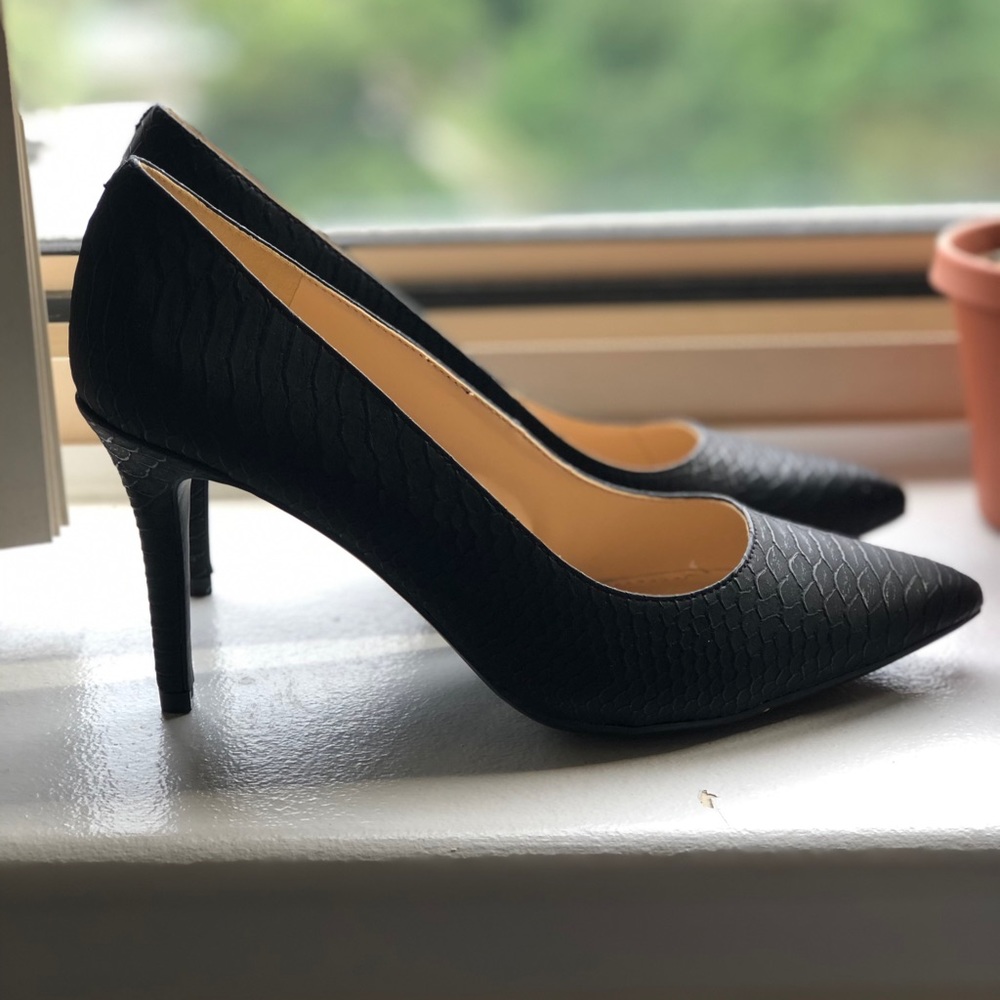 Jessica Simpson black textured heels. Never worn - Picture 3 of 3